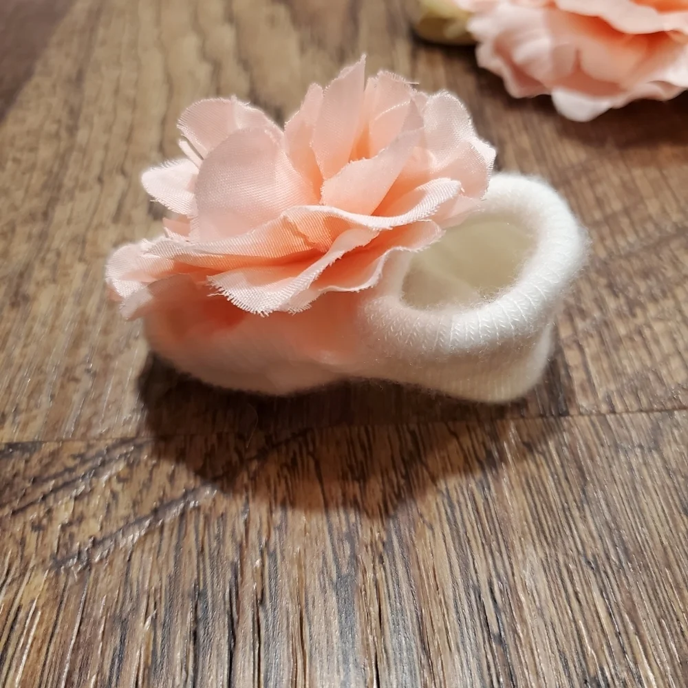 Baby Girl Flower Headband Matching Socks Newborn Photoshoot Feminine Girly Boho